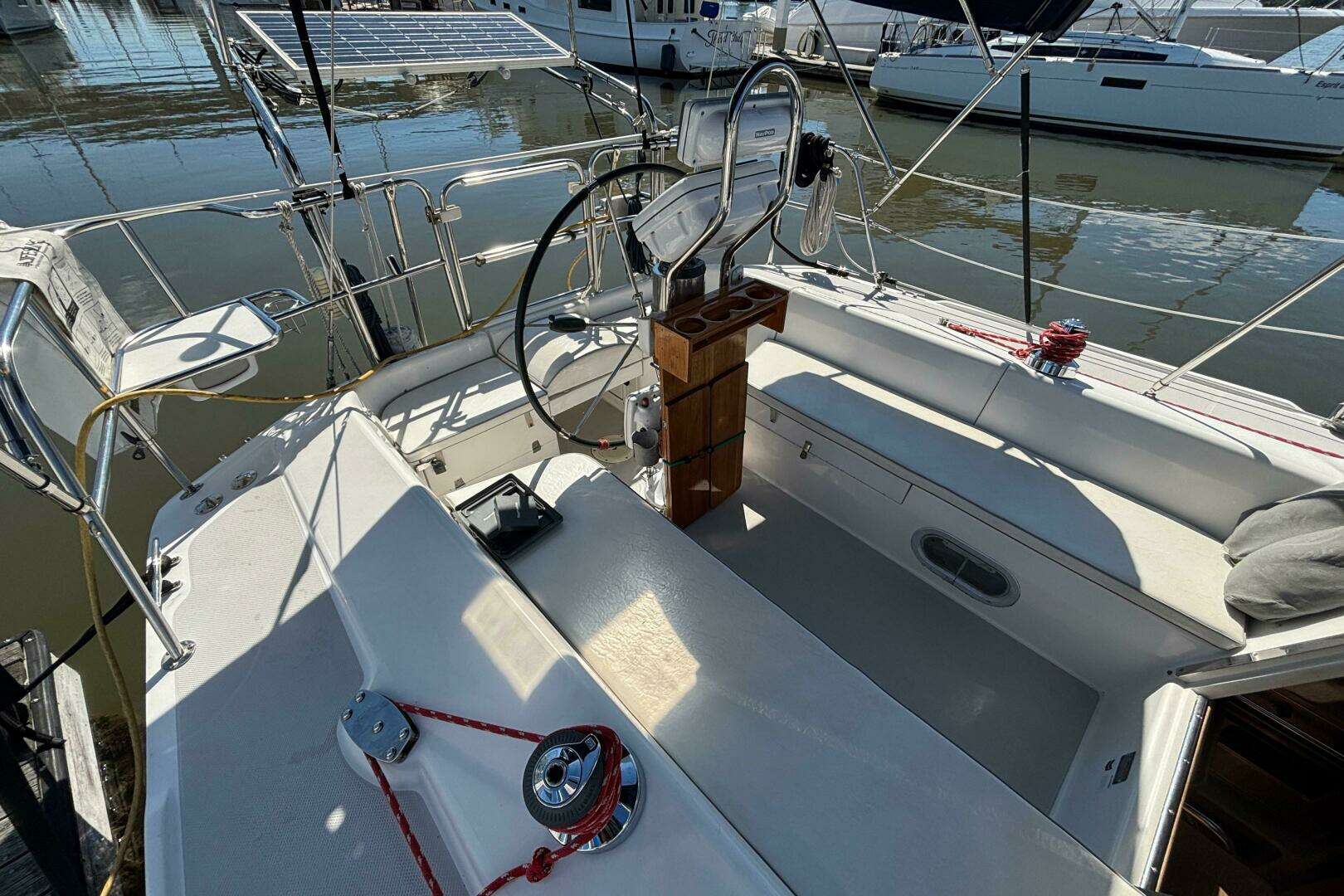 2006 Catalina 320 - Image 11