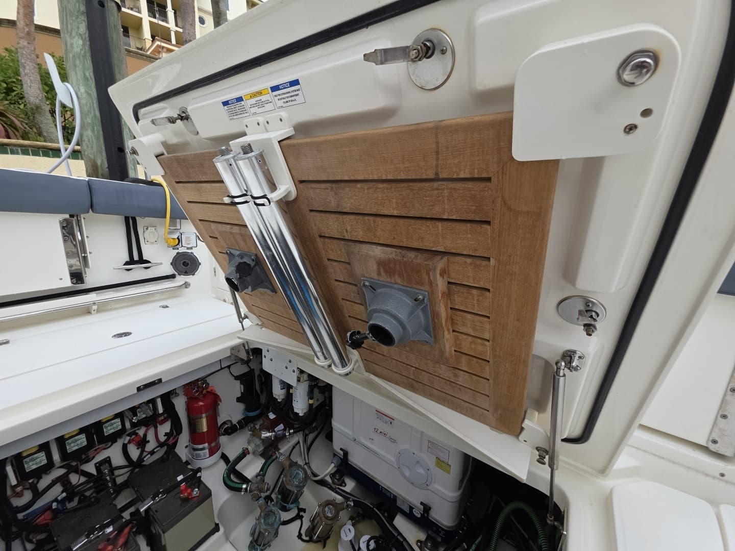 2021 Boston Whaler 420 Outrage - Image 70
