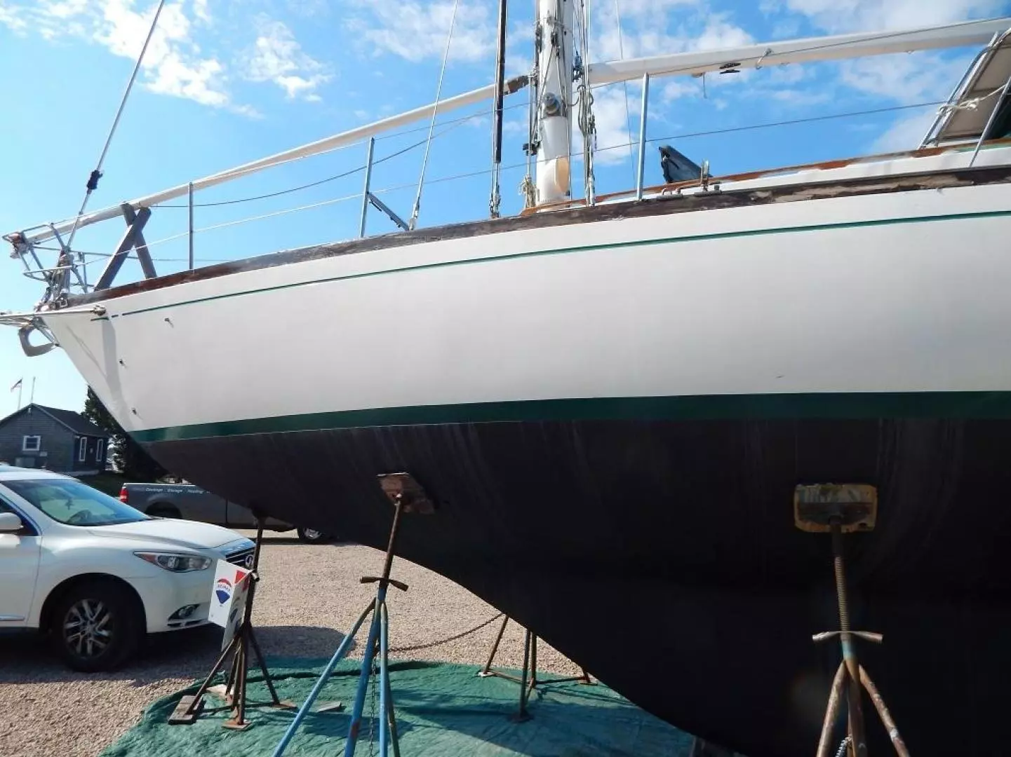 1976 Heritage Yacht Intrepid 35 - Image 4
