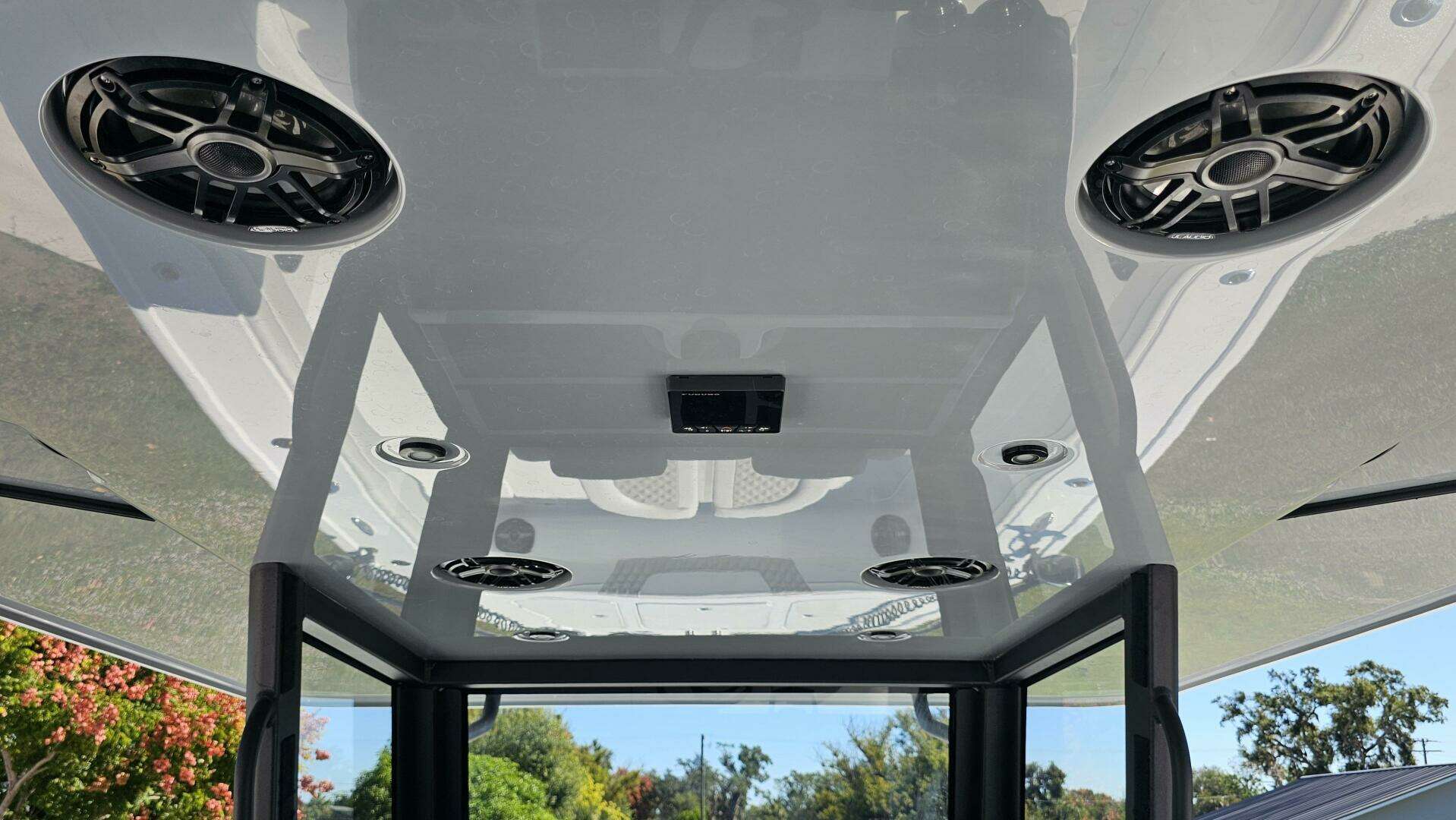 2025 Costa Custom 34SV - Image 35