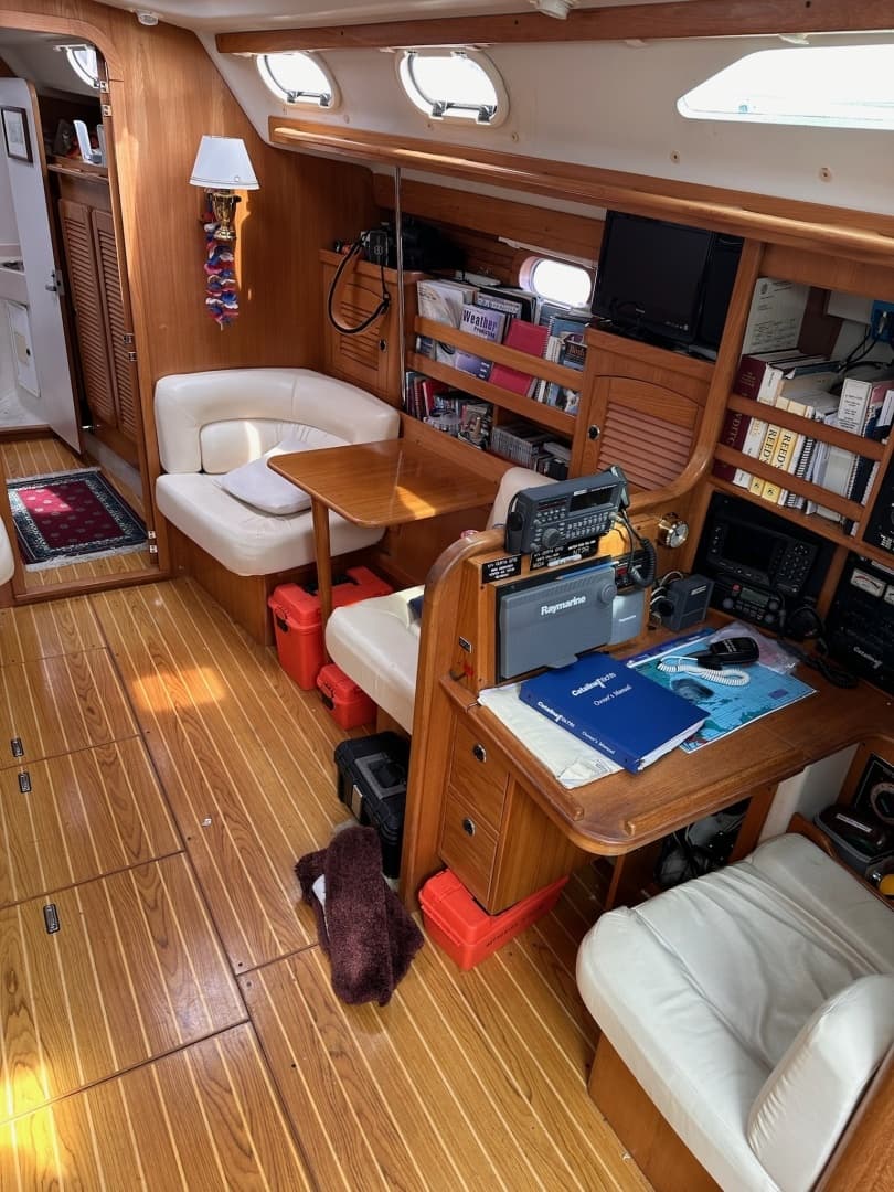 2002 Catalina 470 - Image 23