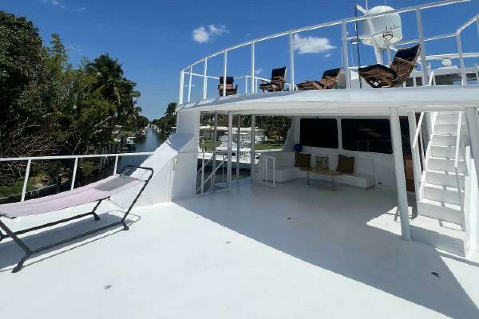 1983 Knight & Carver Custom Trideck - Image 24