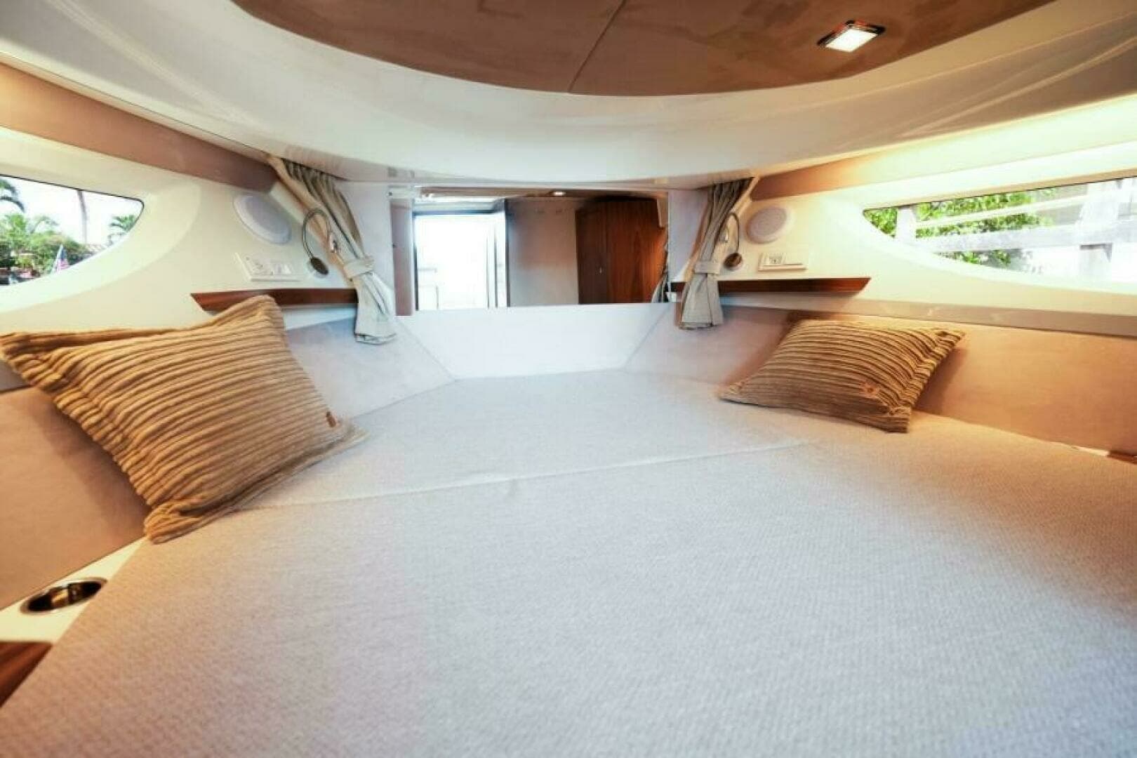 2026 Marex 360 Cabriolet Cruiser - Image 22