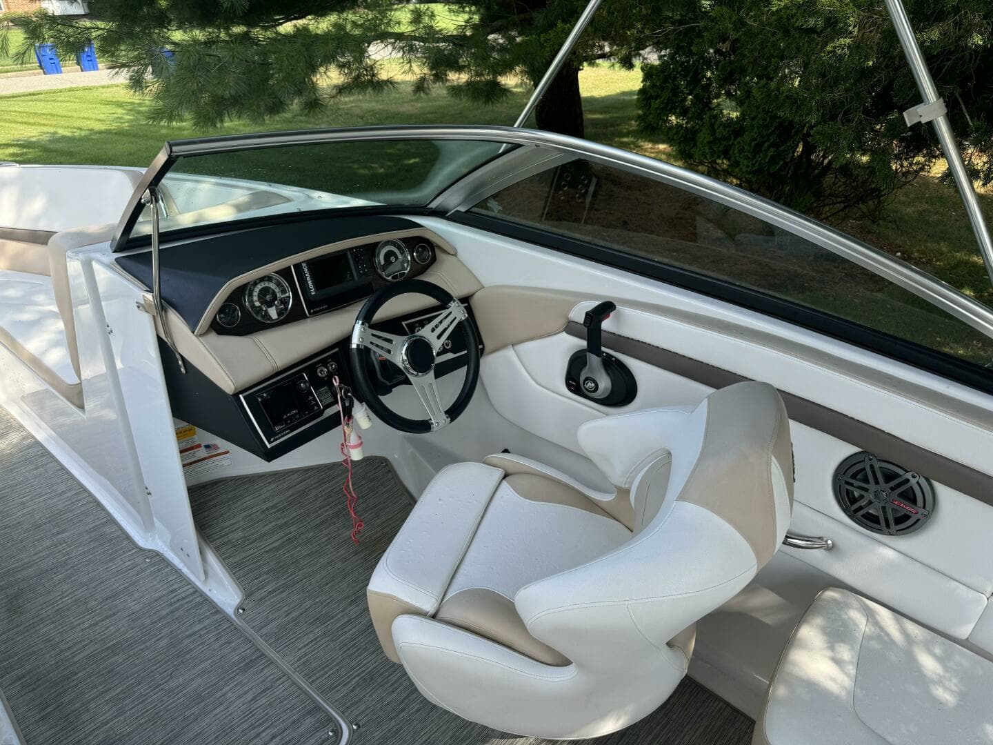 2019 Four Winns H230 - Image 15