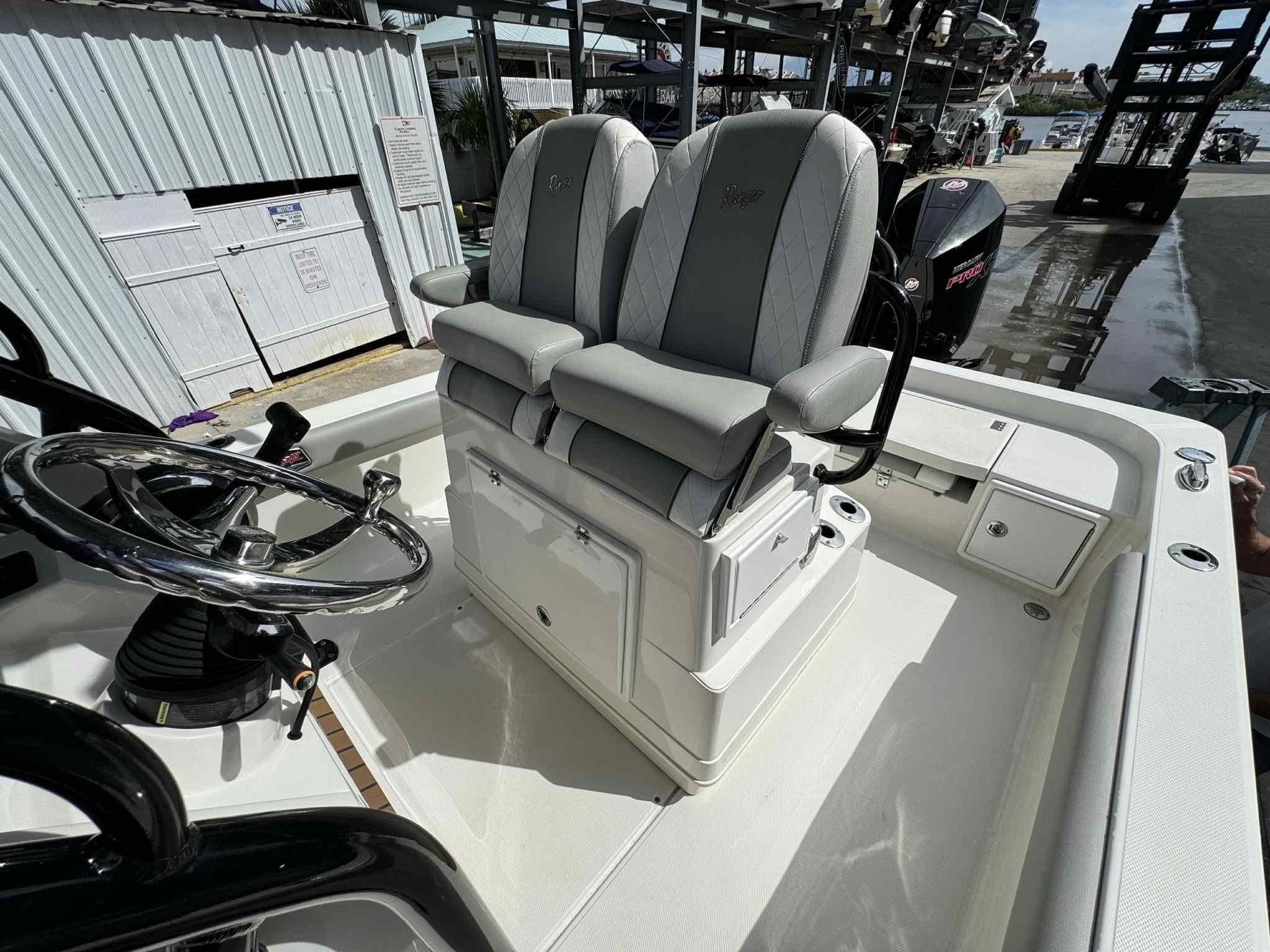 2020 Ranger 2360 Bay - 35