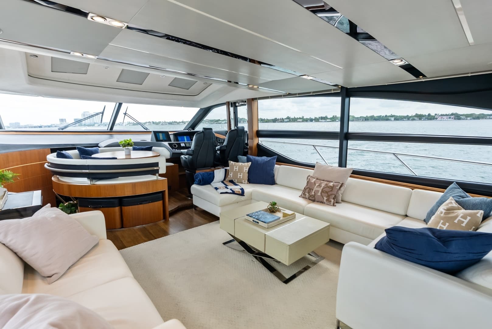 2014 Princess S72 - Image 101