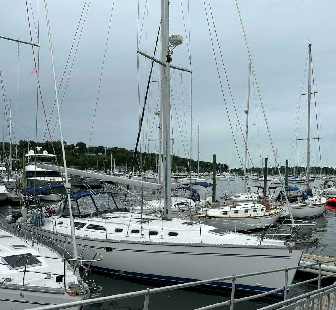 2002 Catalina 470 - Image 2
