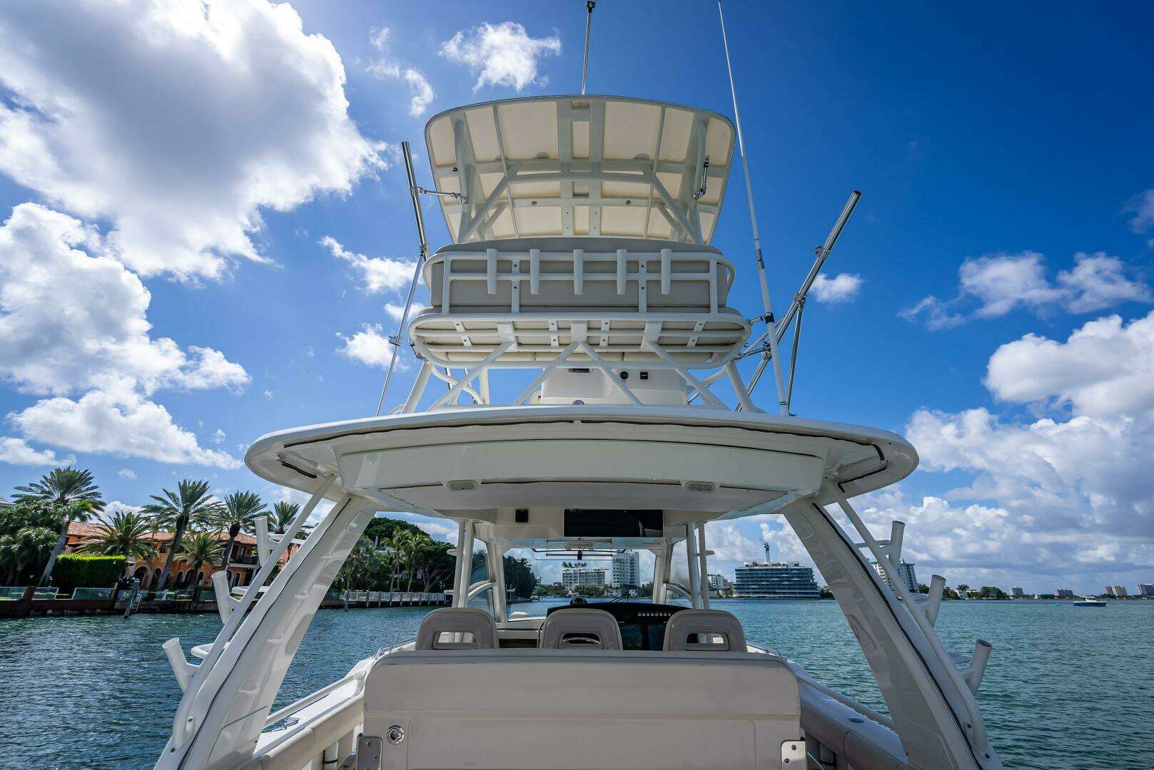 2016 Boston Whaler — - Image 112