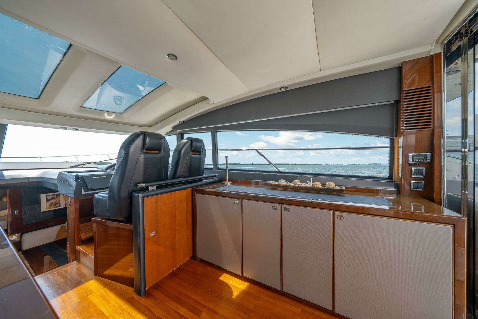 2012 Princess V52 - Image 15