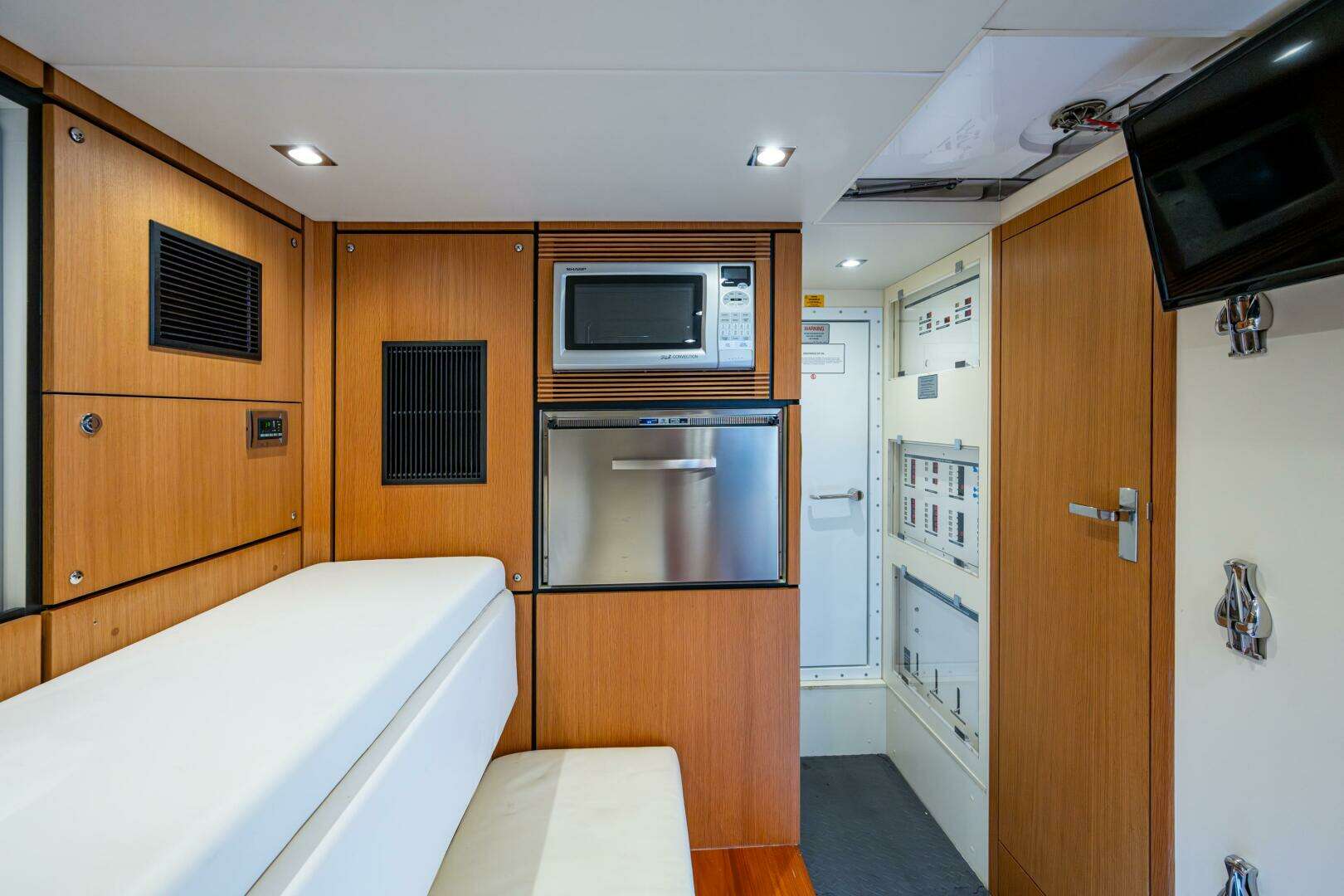 2015 Fairline 78 Squadron - Image 28