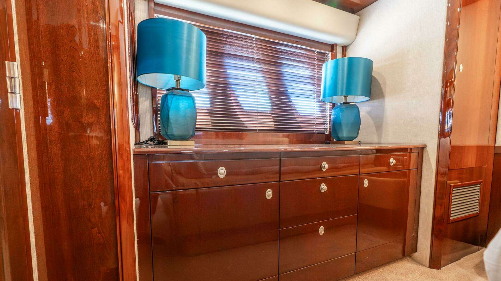 2008 Sea Ray Sundancer 60 - Image 25