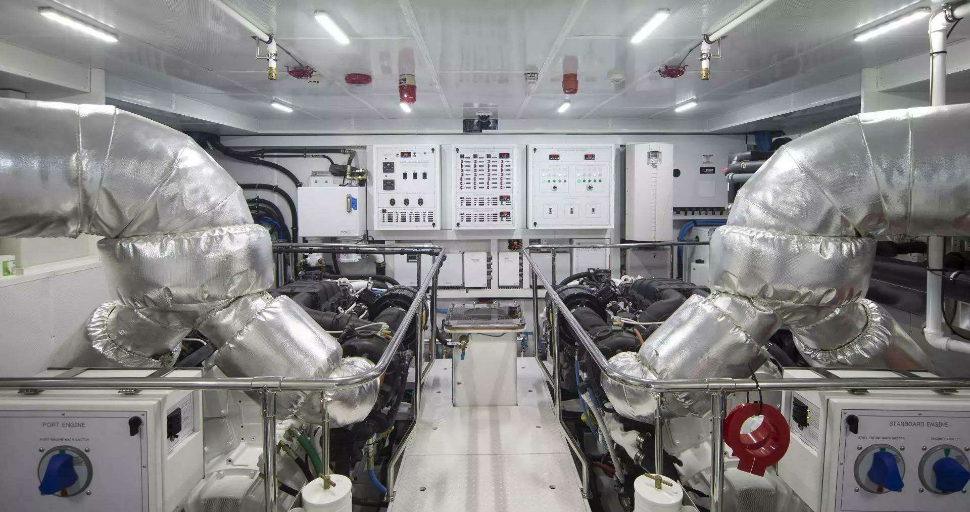 2016 Hargrave Raised Pilothouse - Image 22