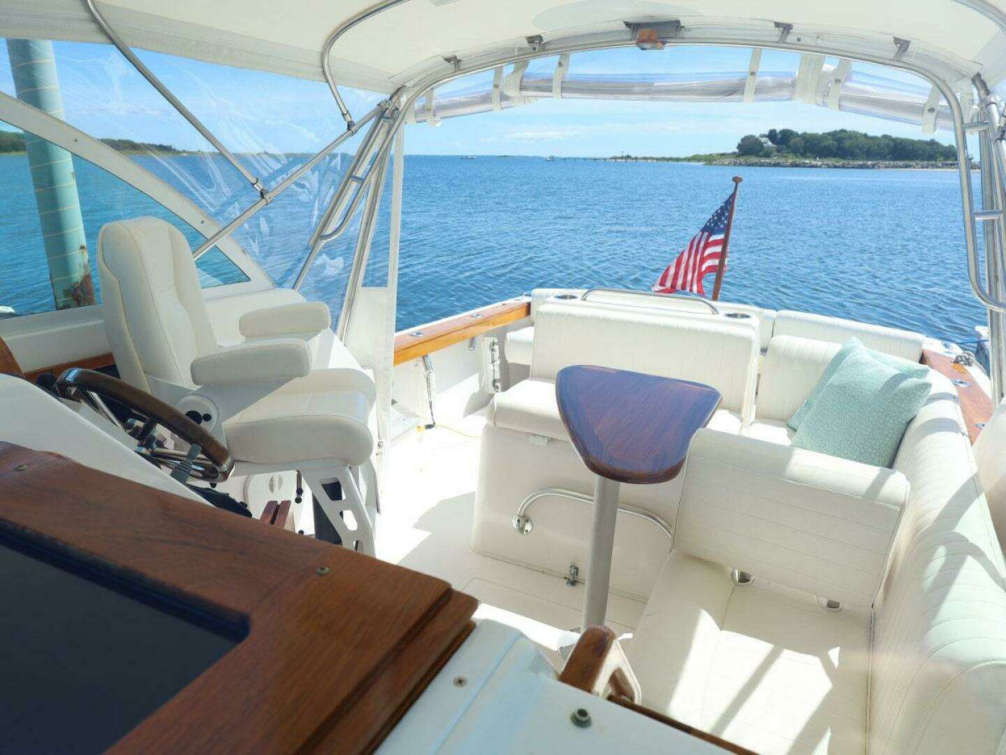 2007 Hunt Yachts Surfhunter 29 - Image 7
