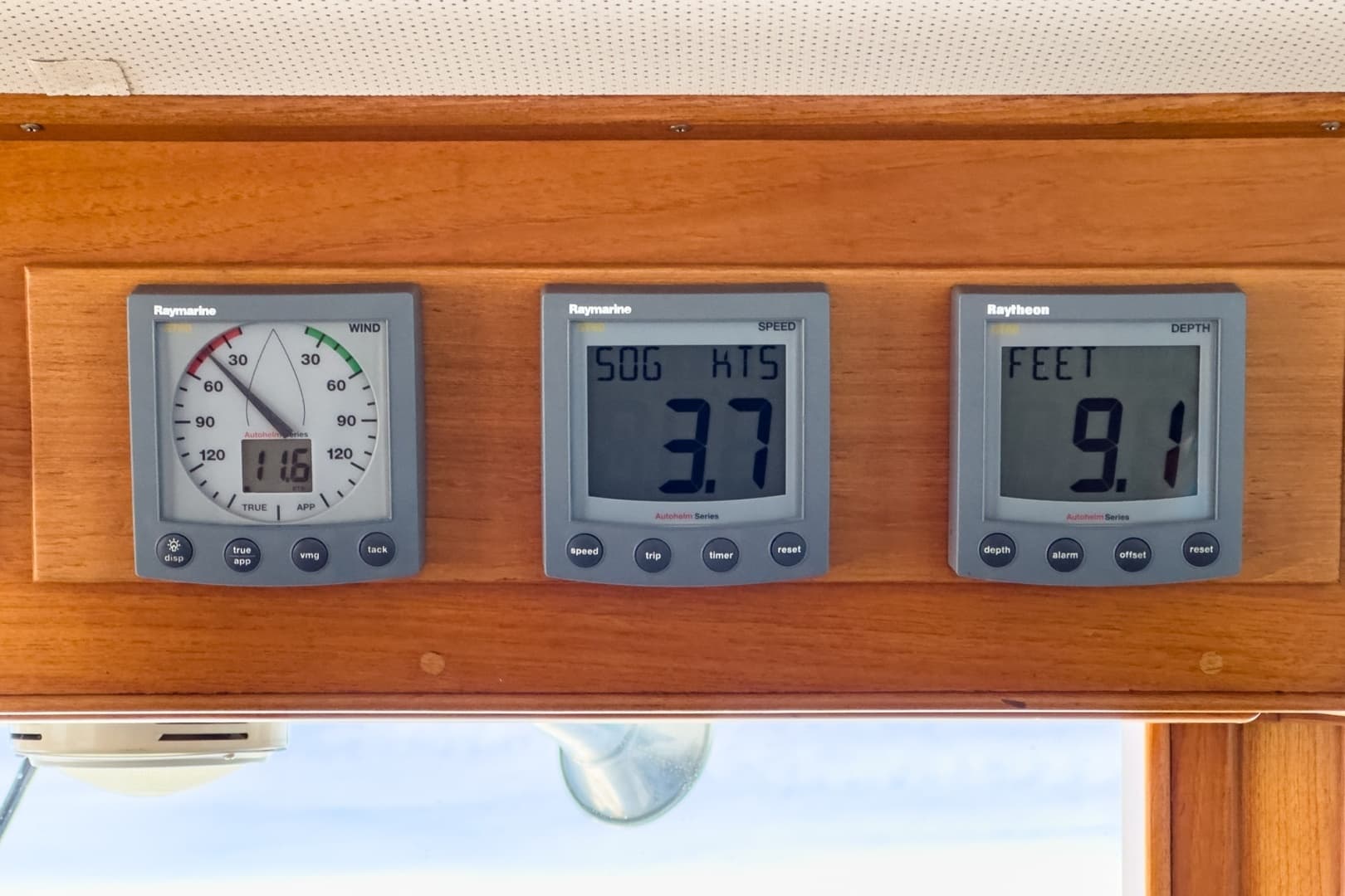 1987 Grand Banks 47 motoryacht - Image 31