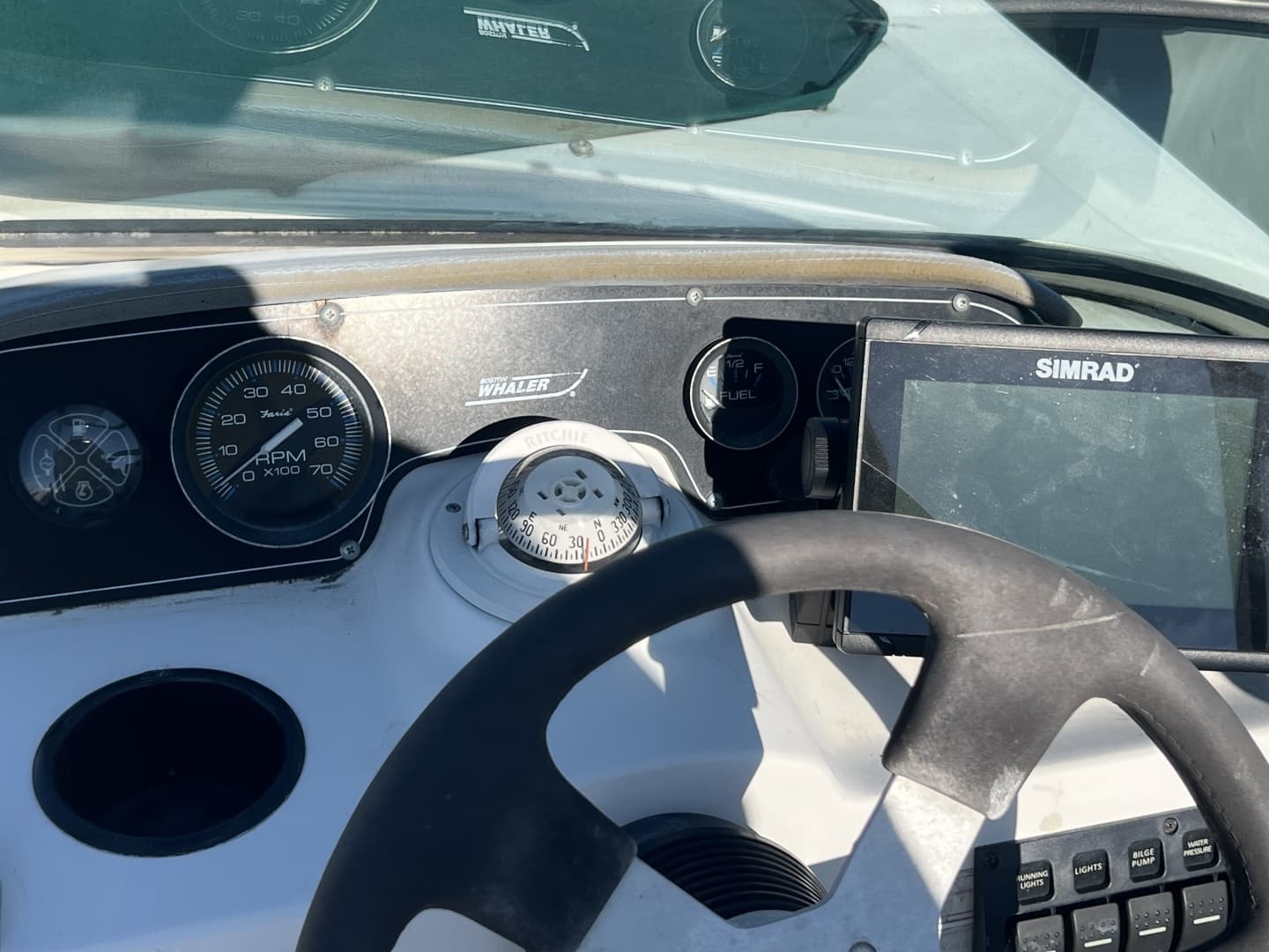 2000 Boston Whaler 18 Ventura Bowrider - Image 9