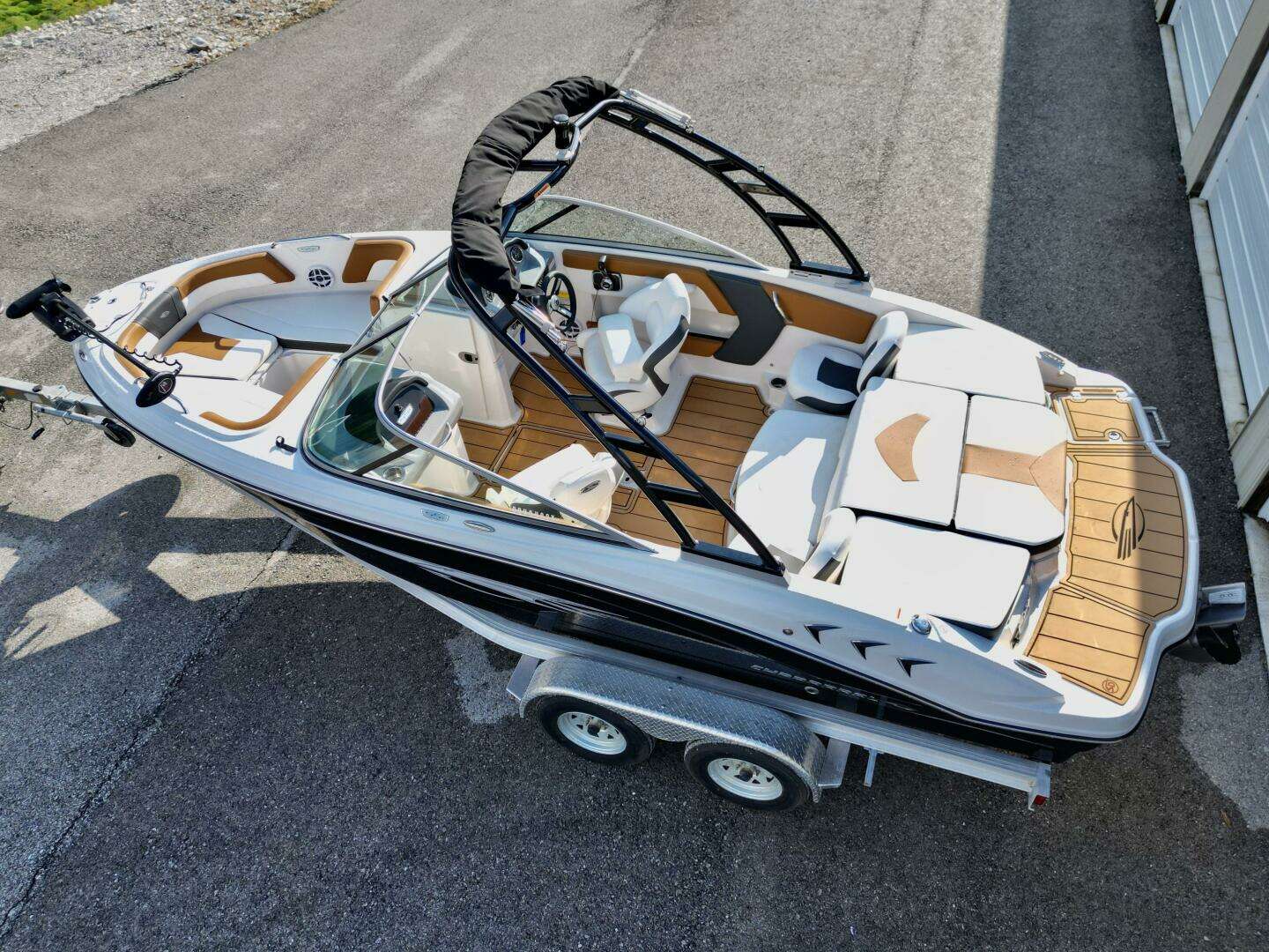 2023 Chaparral 21 SSi Ski & Fish - Image 3