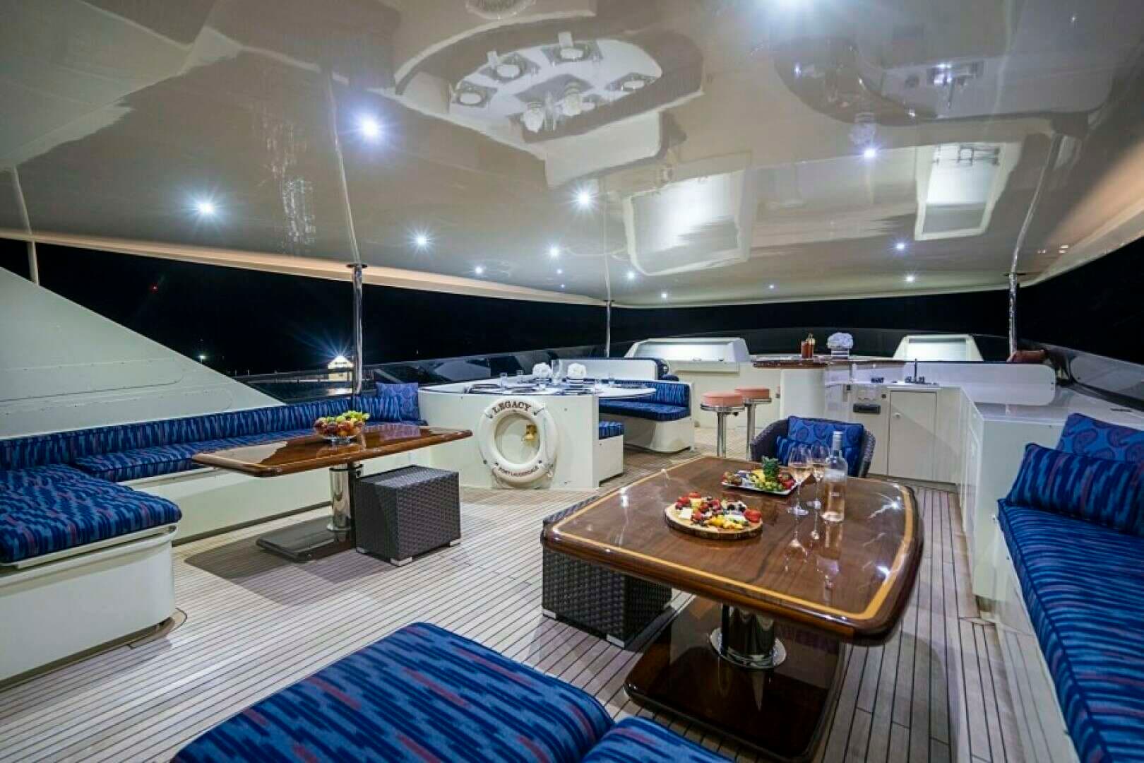 2000 Broward Raised Pilothouse - Image 18