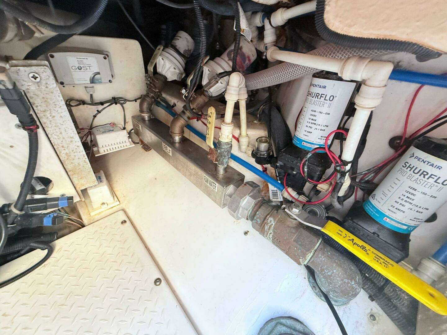 2014 Everglades 355 Center Console - Image 32