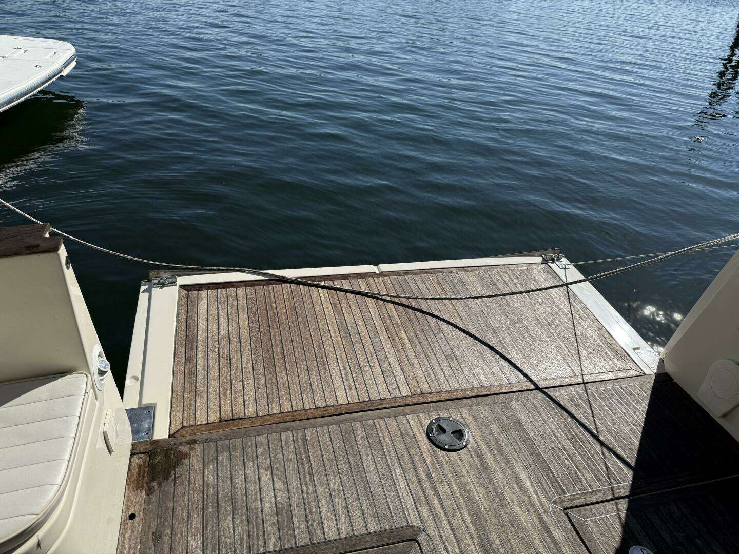 2013 Greenline 33 - Image 15