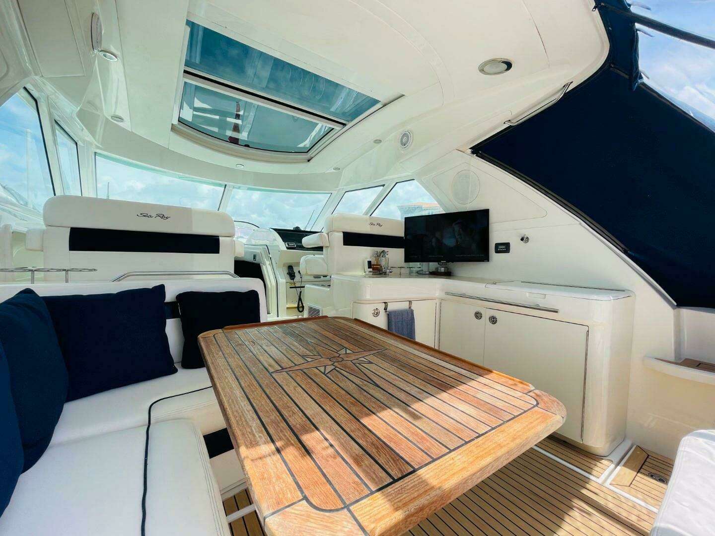 2010 Sea Ray 450 Sundancer - Image 12
