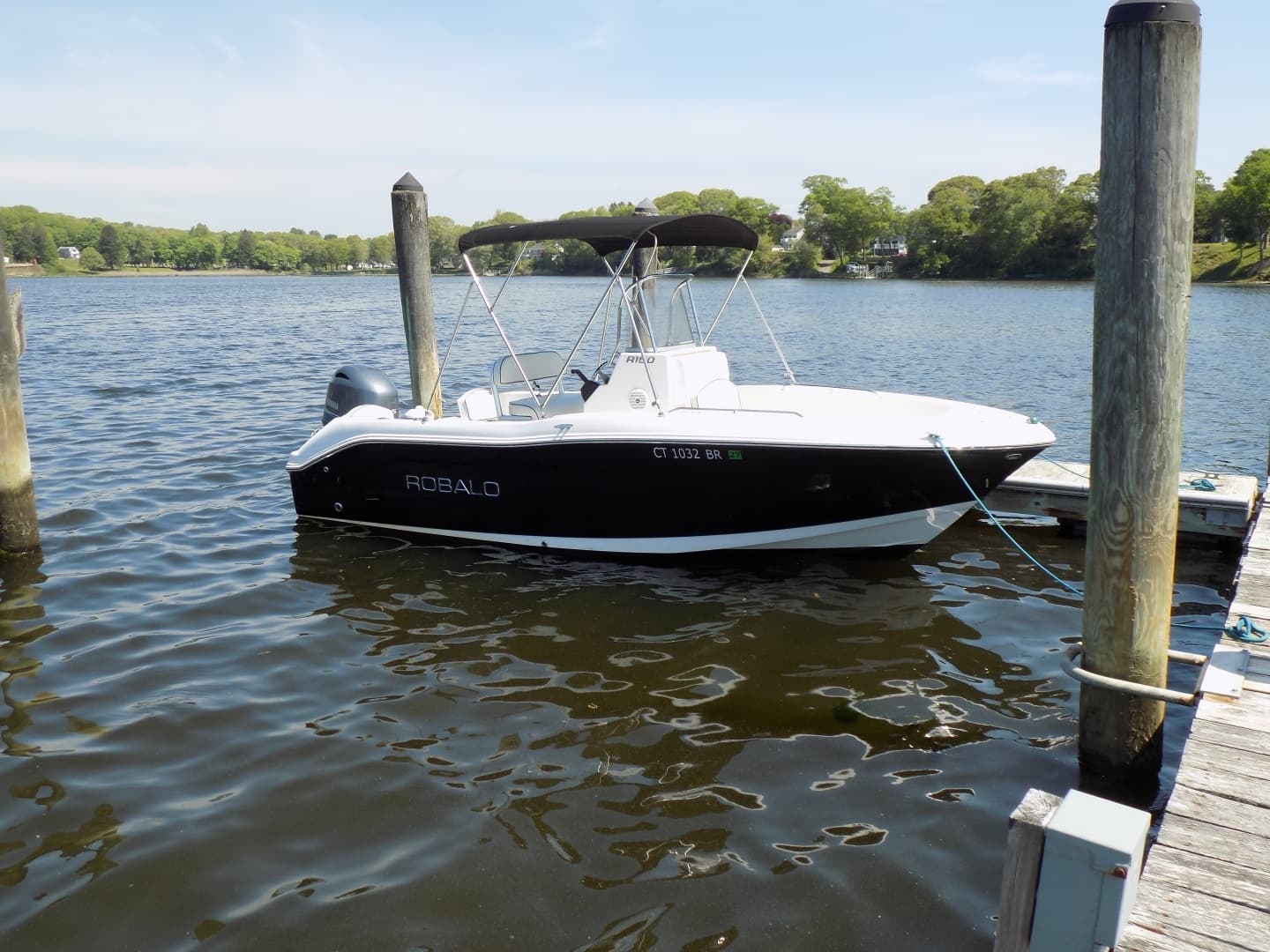 2017 Robalo R180 - Image 11