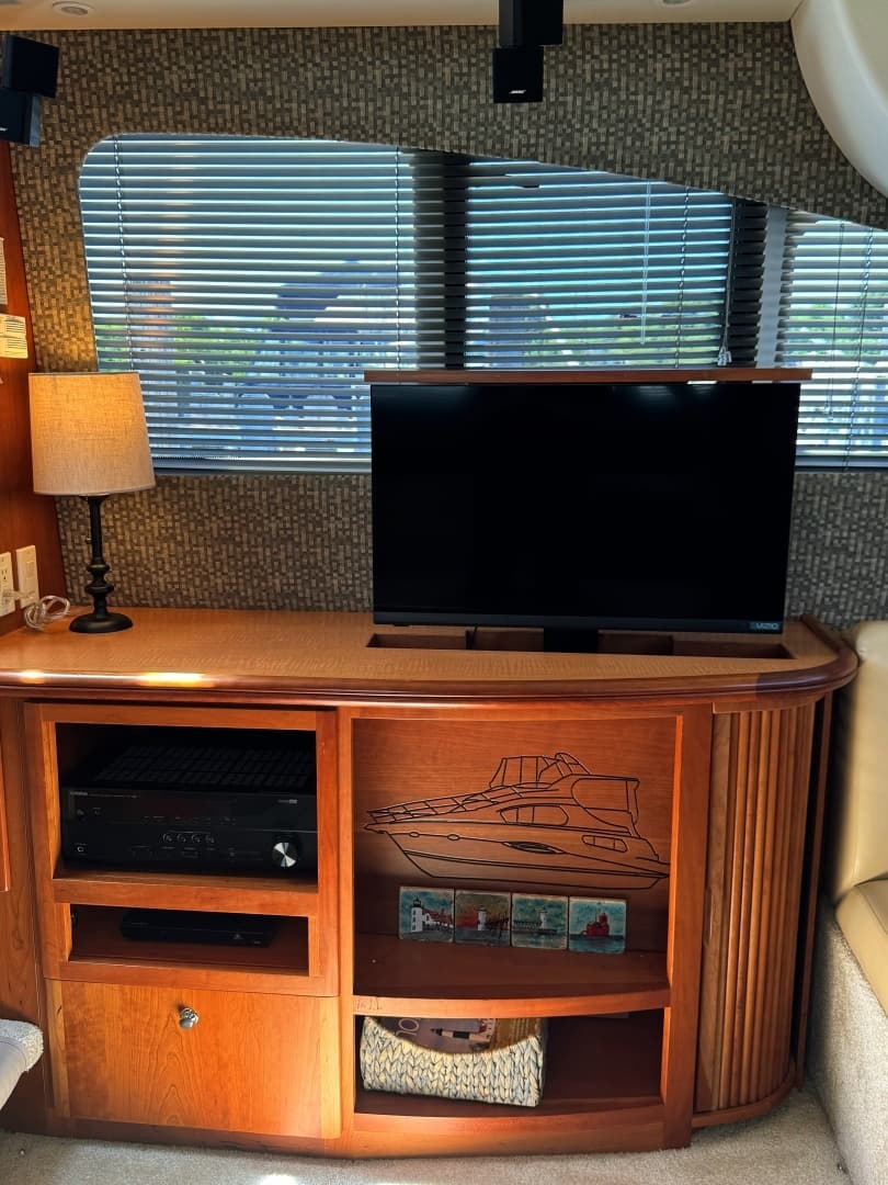 2002 Silverton 39 Motor Yacht - Image 44