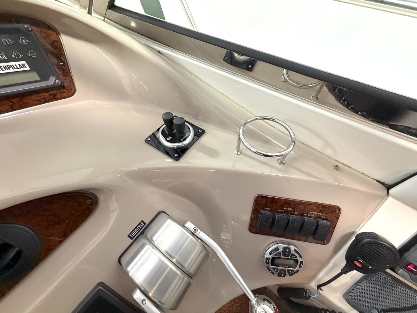 2001 Sea Ray 510 Sundancer 800 CAT - Image 8