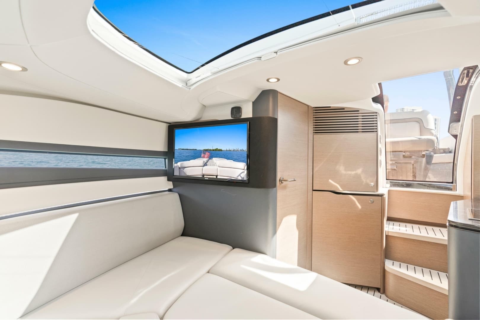 2020 Princess R35 - Image 24