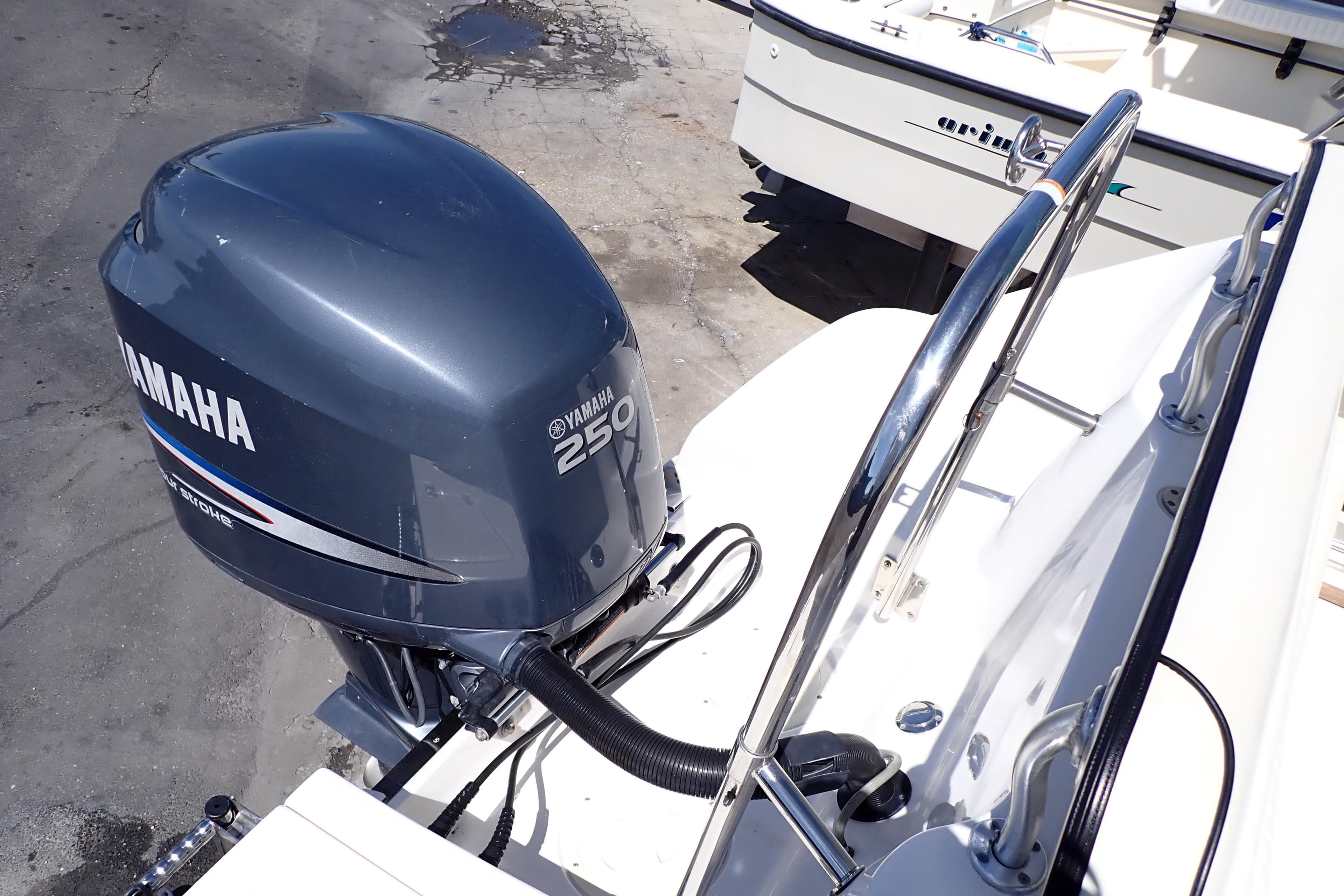 2006 Robalo R220 Center Console with Yamaha 250 outboard motor.