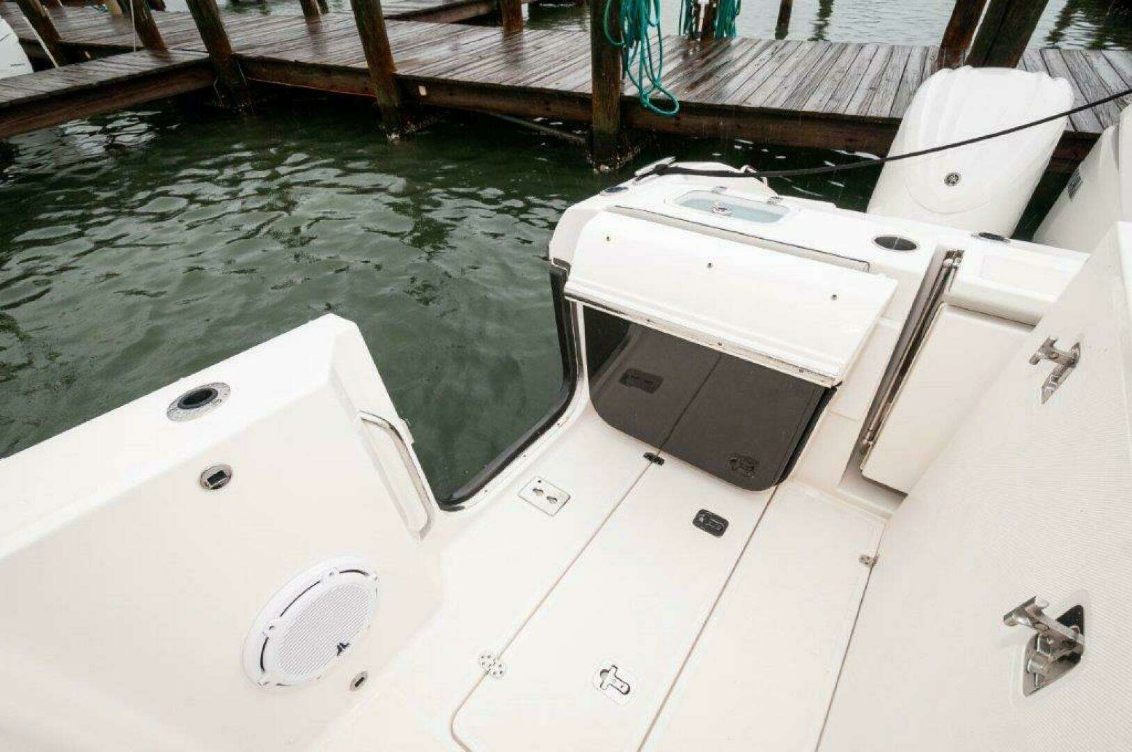 2023 Pursuit DC 365 Dual Console - Image 32