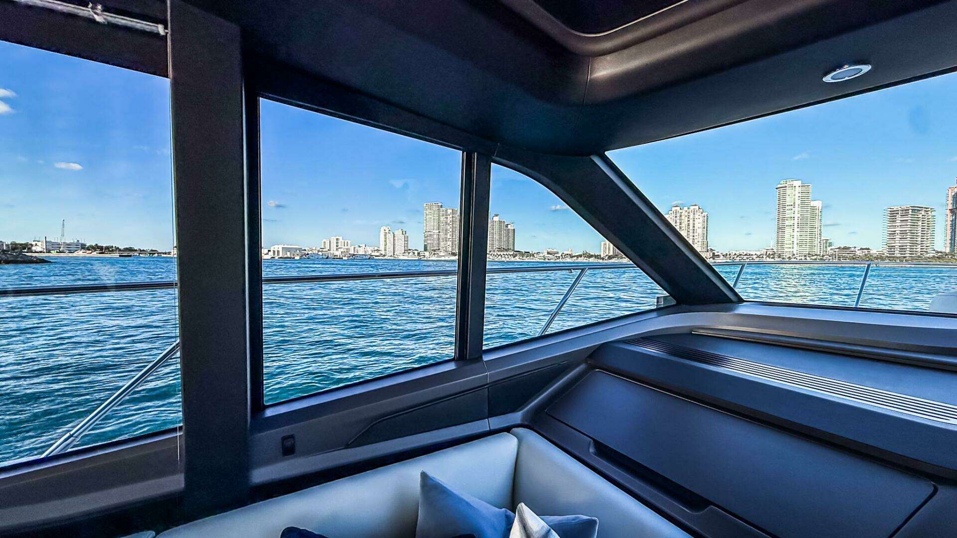 2026 Princess S65 Sportbridge - Image 33