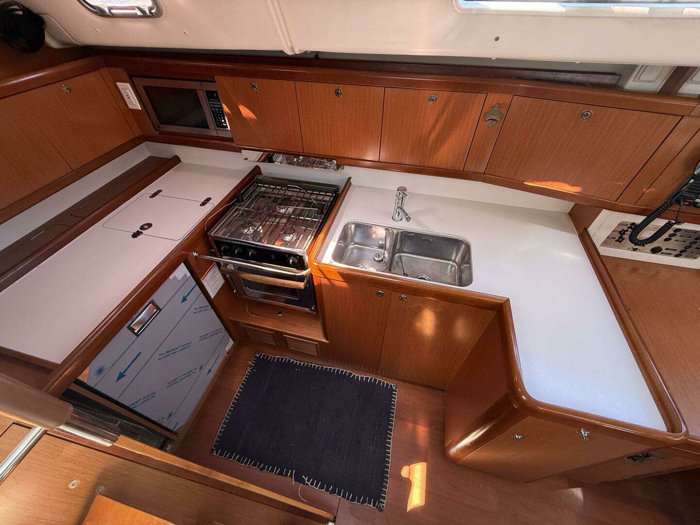 2010 Beneteau Oceanis 43 - Image 34