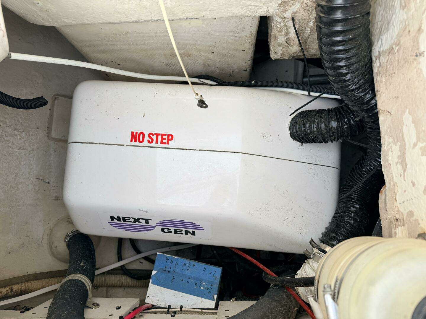 2001 Catalina 380 - Image 46