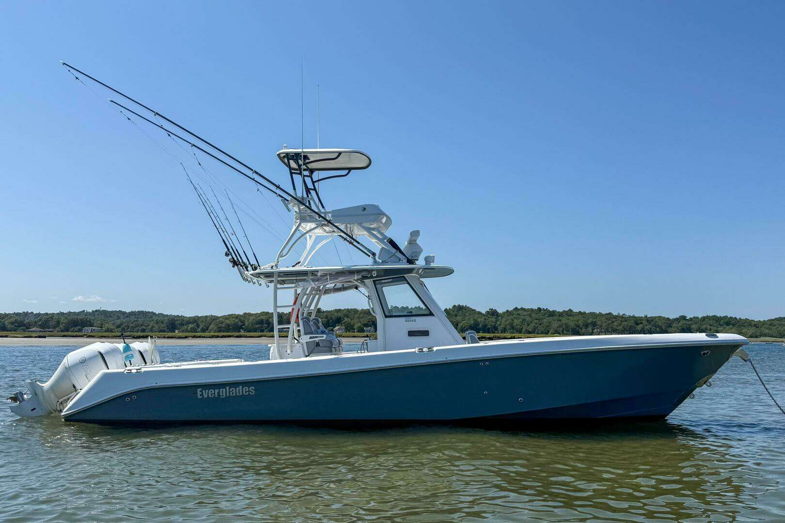 2017 Everglades 355 CC - Image 3