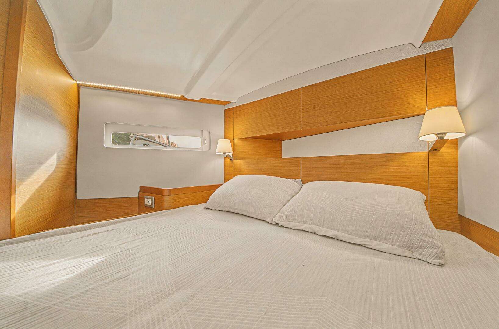 2023 Jeanneau Sun Odyssey 410 - Image 27
