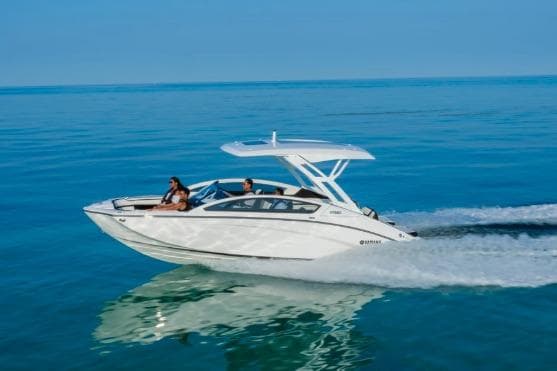 2026 Yamaha Boats 275SD cruising on clear blue water.