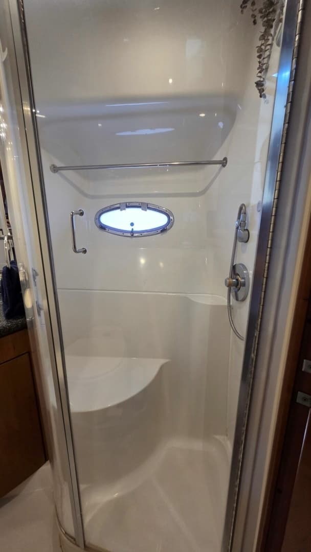 2000 Carver 450 Voyager Pilothouse - Image 33