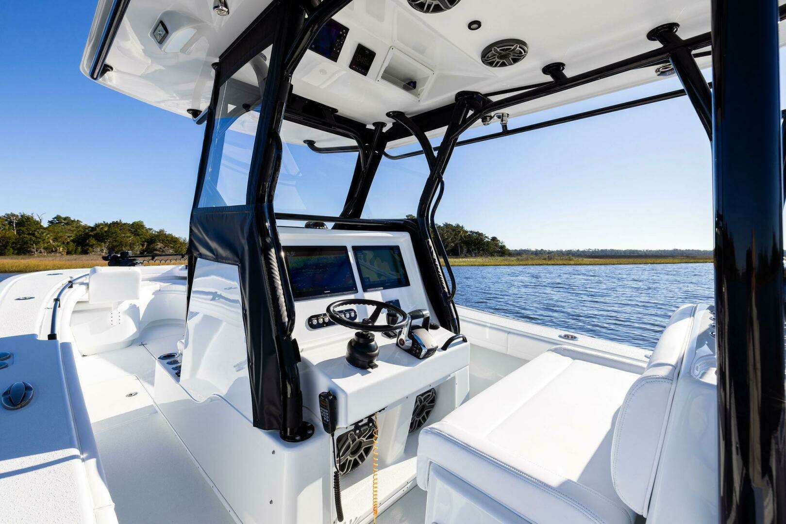 2023 Yellowfin 32 Offshore - Image 40