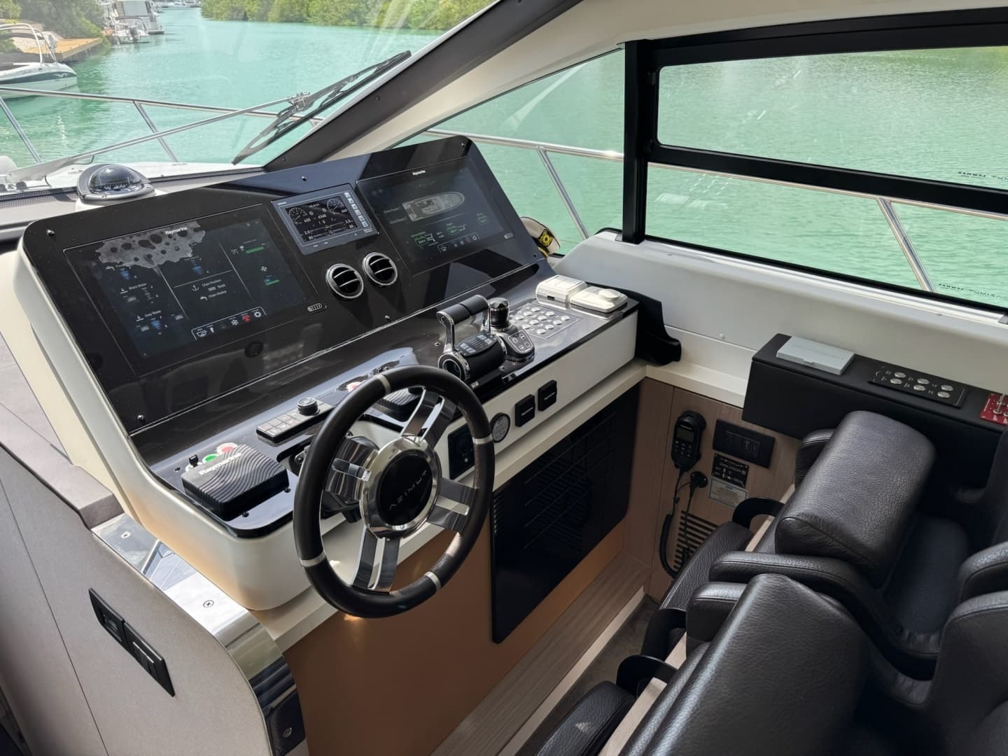 2021 Azimut 55 Fly - Image 18