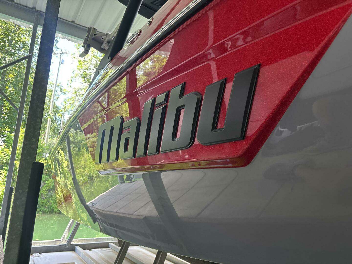2022 Malibu 23 LSV - Image 8