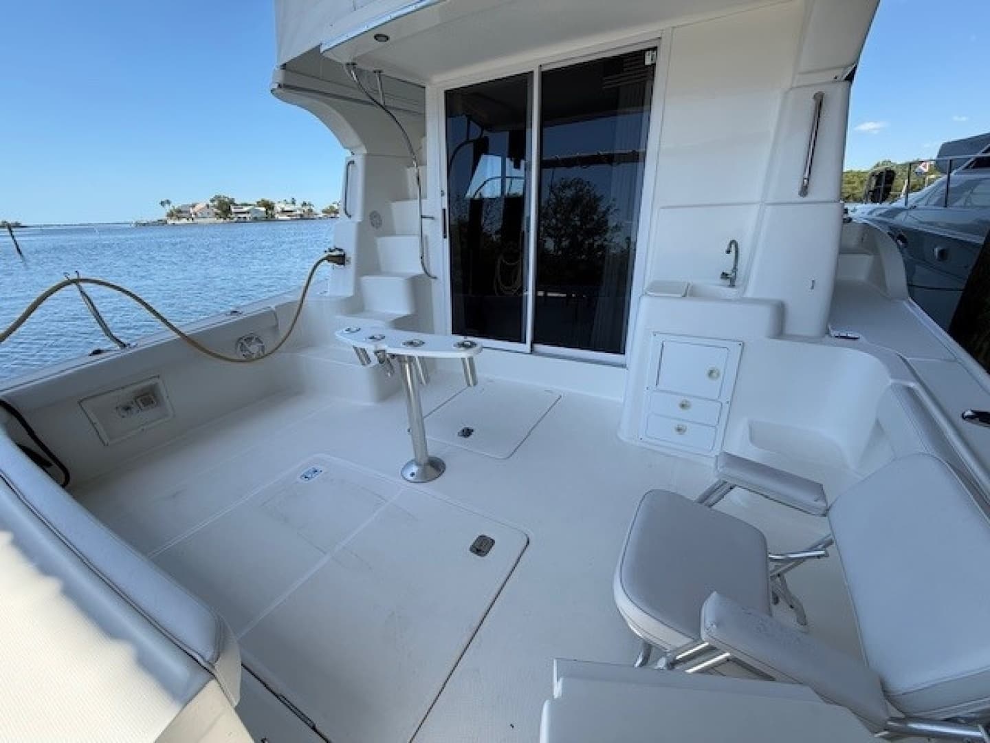 2001 Silverton 42 Convertible - Image 61