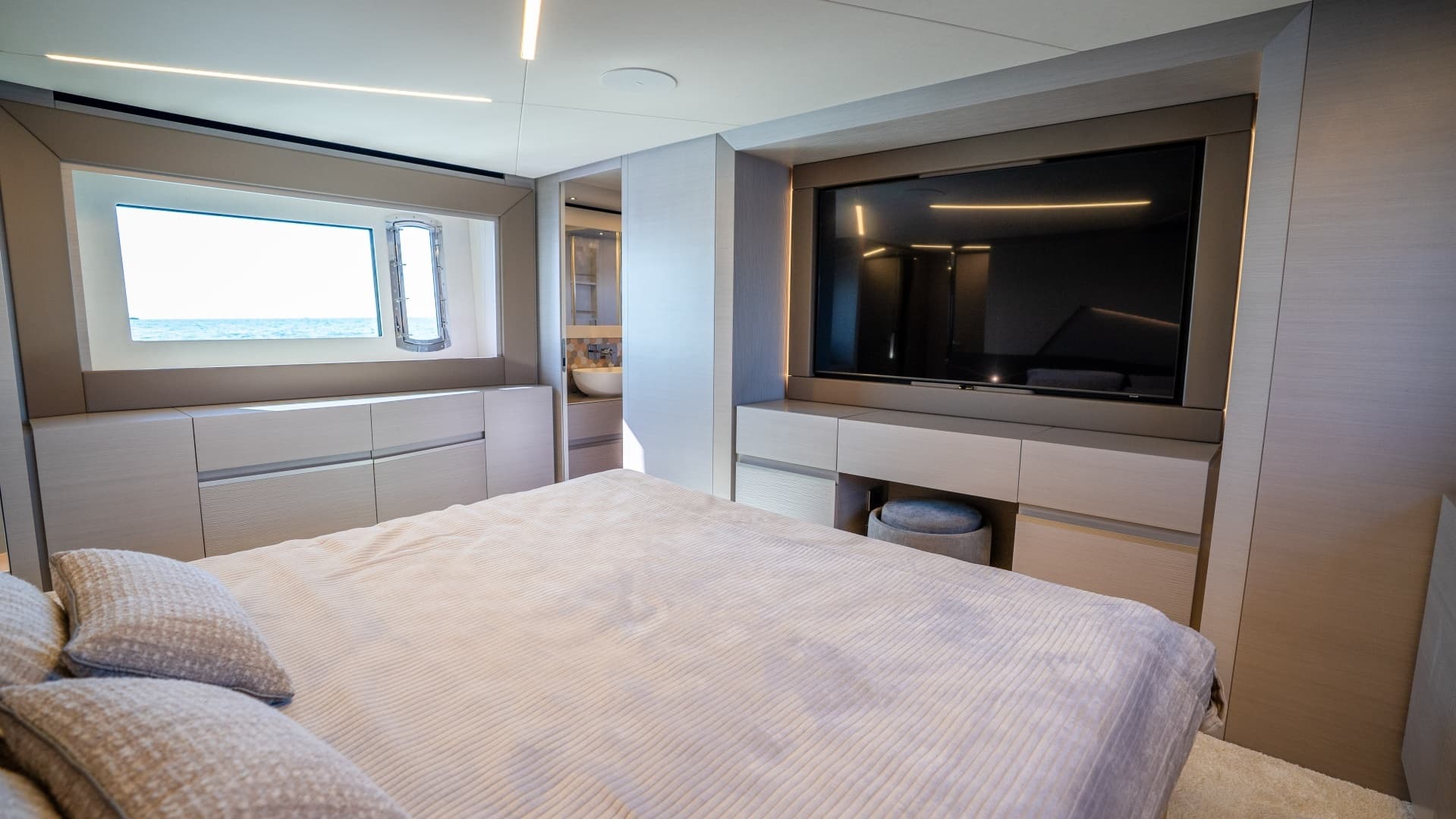 2024 Pershing 7X - Image 63