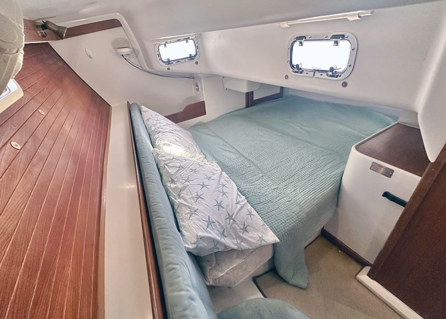 1996 Catalina 320 - Image 12