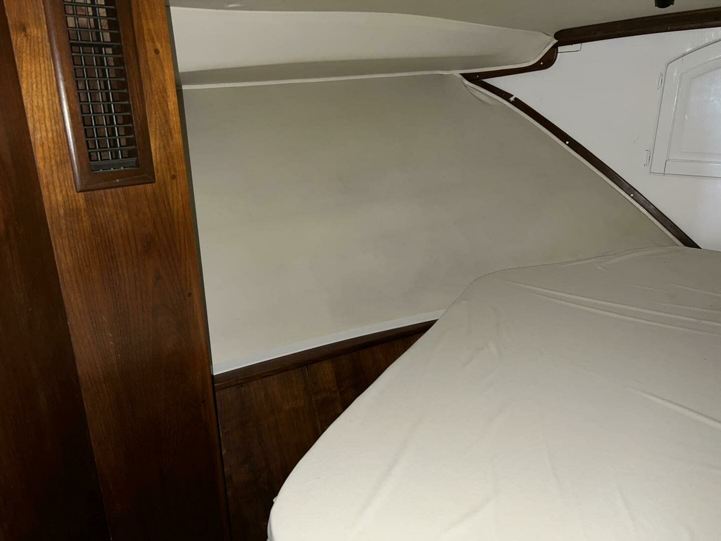 1987 Californian 42 Motor Yacht - Image 16