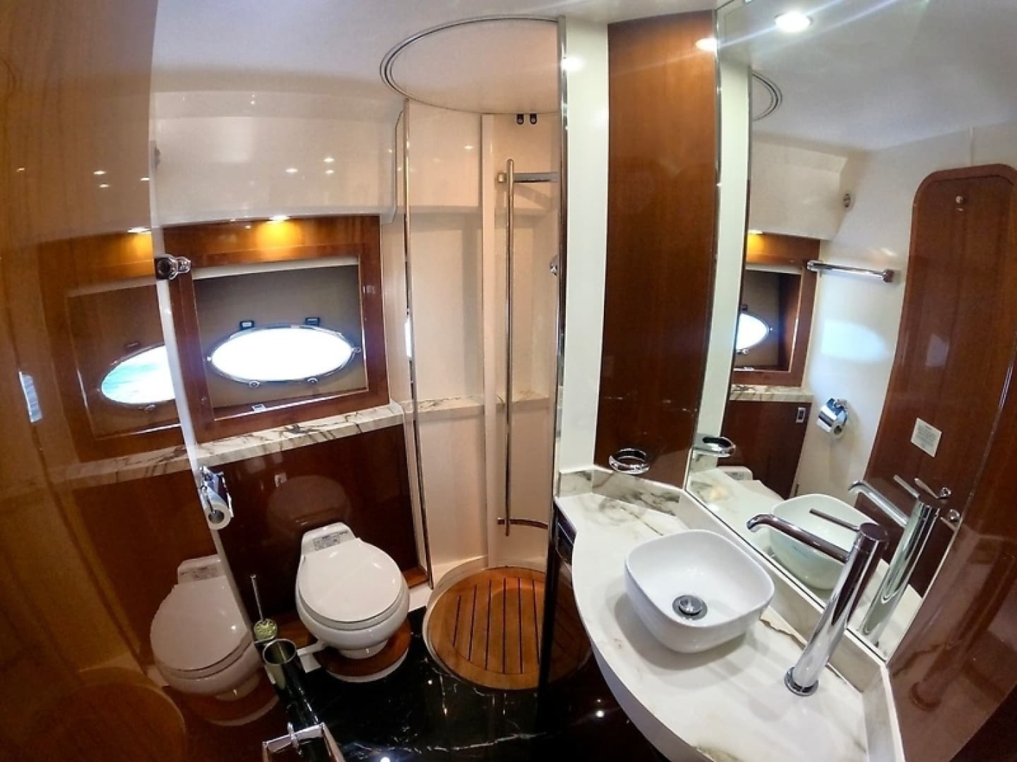 2009 Princess F54 flybridge - Image 46