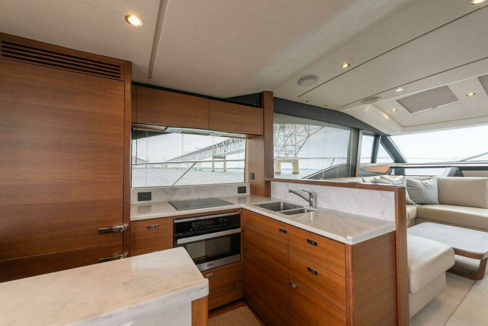 2020 Princess S66 - Image 10