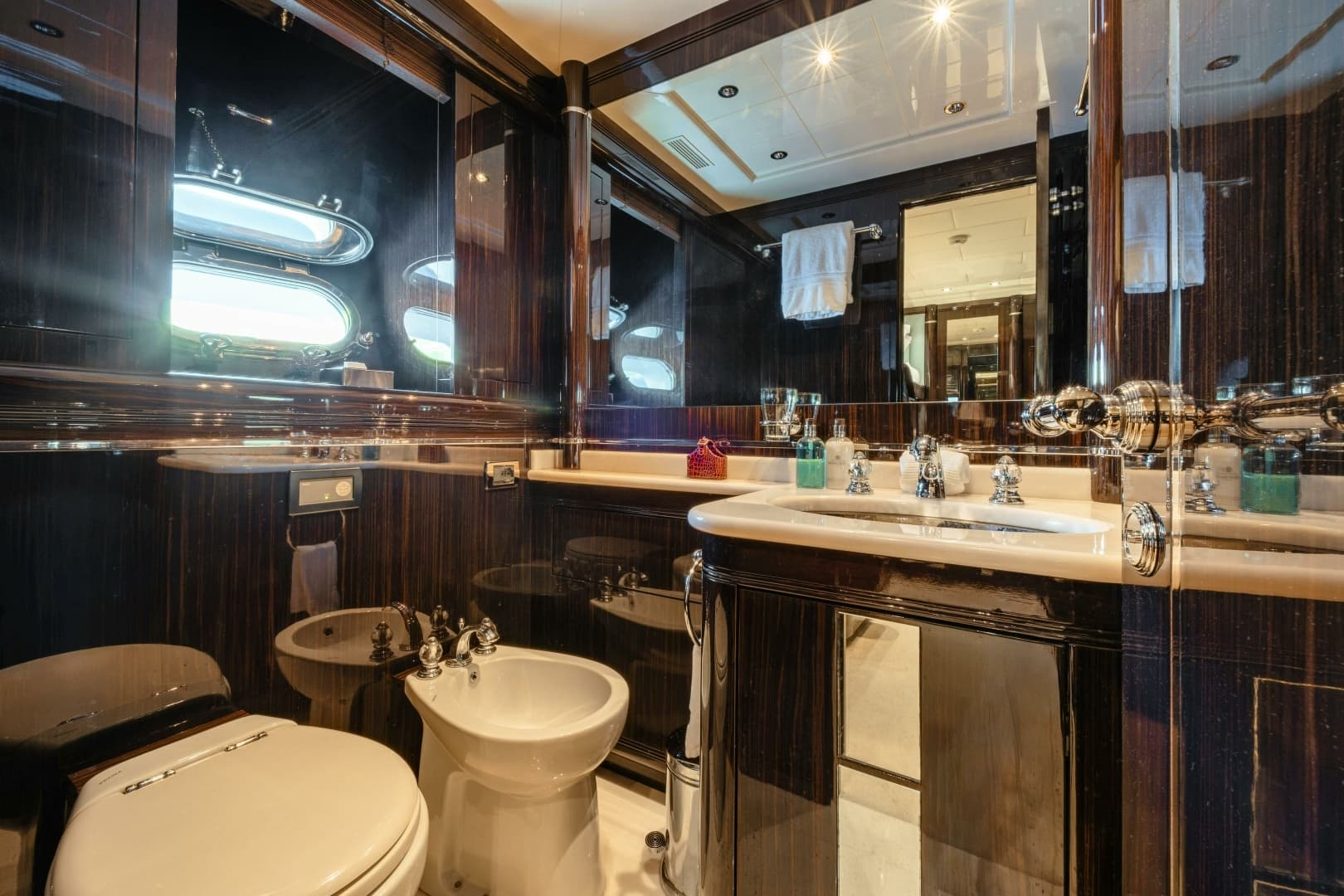 2007 Overmarine Mangusta 130 - Image 34