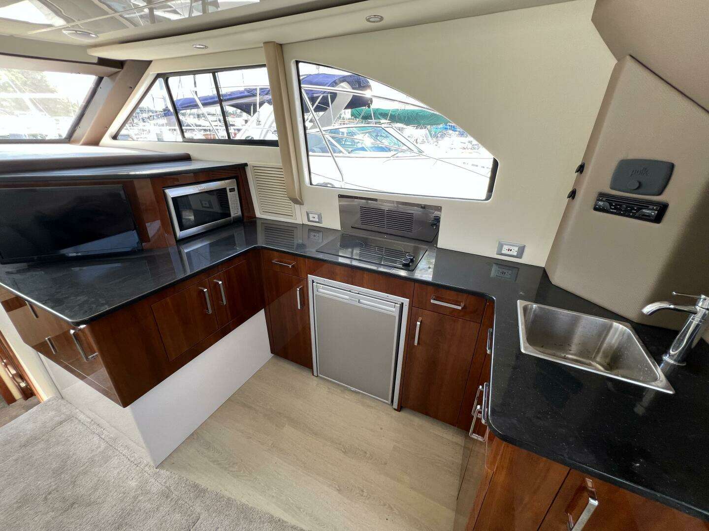 2016 Carver C34 Command Bridge - Image 32