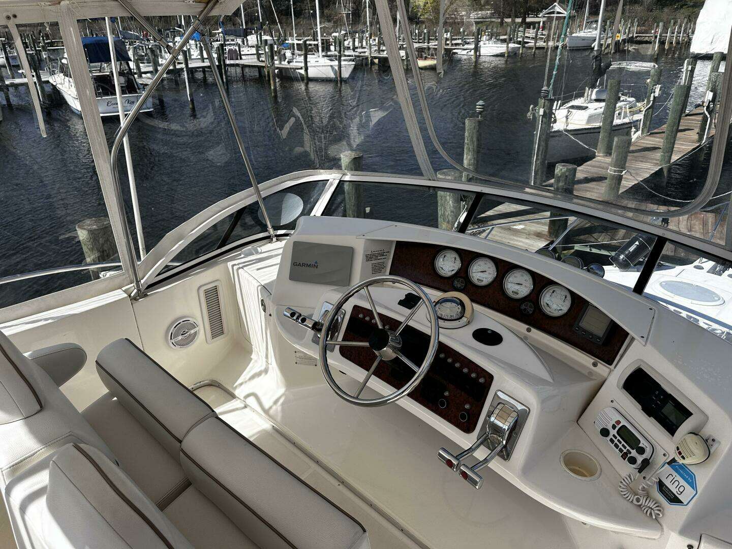 2005 Silverton 35 Motor Yacht - Image 4