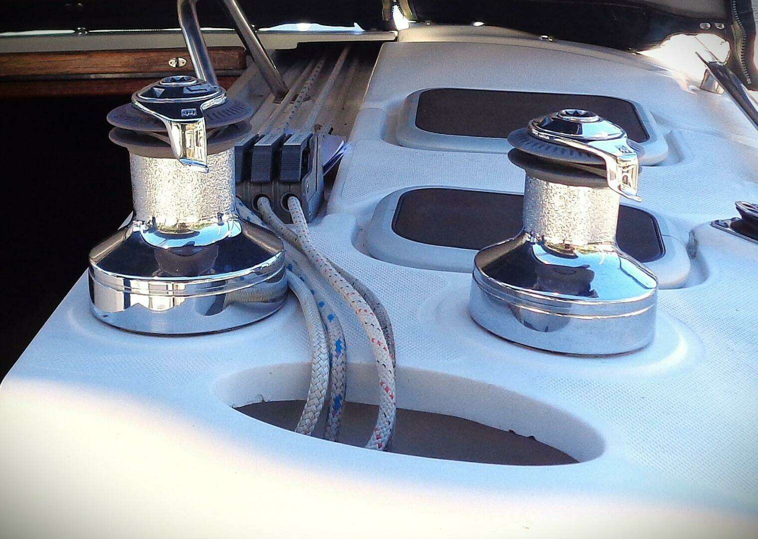 2001 Hunter 380 - Image 16
